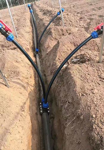 Les canonades d’HDPE s’utilitzen en sistemes de reg de terres de cultiu